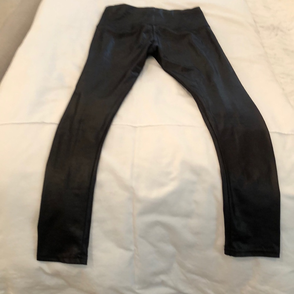 Faux leather looking leggings